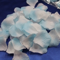Лепестки роз бело-голубые арт. 077-039
