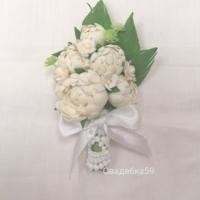 Бутоньерка для жениха в белом цвете . пионы Арт 01-25