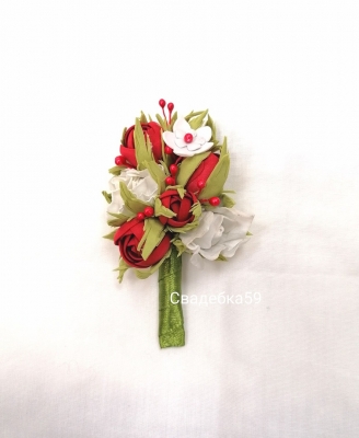 Бутоньерка в красном цвете для жениха Арт 01-26