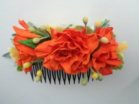 Гребешок для волос в оранжевом цвете . Ручная работа Арт 0058