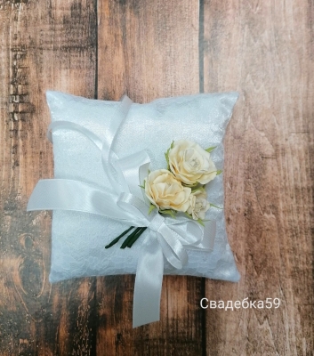 Свадебная подушка для колец с букетом в цвете айвори для молодоженов . Арт 170