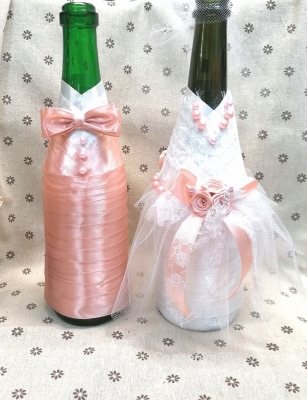 Декор на свадебные бутылки шампанского , жених и невеста , в пудровом цвете Арт 0114