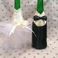 Одежда на бутылки шампанского, на свадьбу, жених и невеста, в молочном цвете Арт 0118