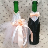 Одежда на бутылки шампанского, на свадьбу, жених и невеста, в персиковом цвете Арт 0119