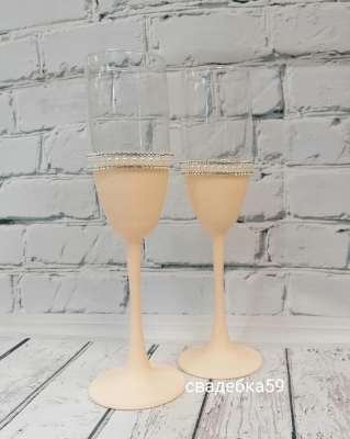 Свадебные бокалы для молодоженов  вперсиковом цвете Арт 0955