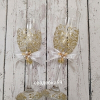 Свадебные бокалы для жениха и невесты в золотом цвете Арт 0945
