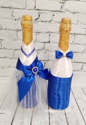 Свадебное украшение на бутылки шампанского в синец цвете Арт 0125