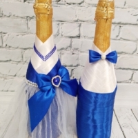 Свадебное украшение на бутылки шампанского в синец цвете Арт 0125