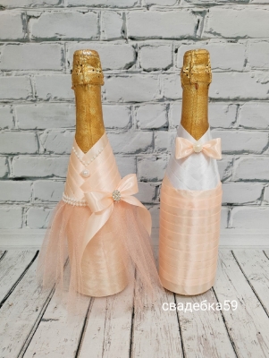 Свадебное украшение на бутылки шампанского в персиковом цвете Арт 0129