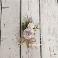 Бутоньерка для жениха и друзей жениха на свадьбу в сиреневом цвете Арт 01-53