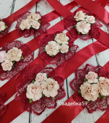 Браслеты для подружек невесты в пудробо бордовом цвете, кружево и цветы Арт 080