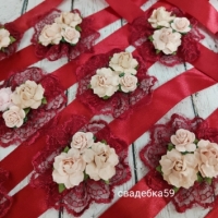 Браслеты для подружек невесты в пудробо бордовом цвете, кружево и цветы Арт 080