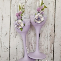 Свадебные бокалы в сиреневом цвете, с цветами Арт 0935