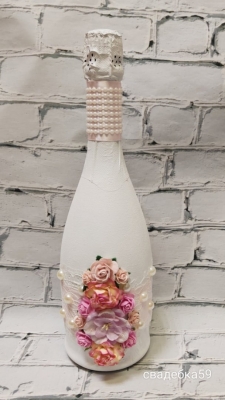Свадебный декор на бутылку шампанского в розовом цвете с цветами Арт 0114