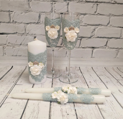Свадебный набор в пыльно-бирюзовгм цвете с цветами и брошью, бокалы для жениха и невесты,свечи для церемонии семейный очаг Арт ПР-46