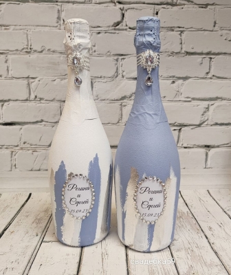 Свадебный декор на бутылки шампанского в пыльно голубом цвете с серебряной поталью, персонализированные, выполним на заказ в любом цвете в краткие сроки Арт 0120
