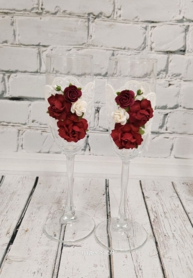 Свадебные бокалы в бордовом цвете с цветами и кружевом Арт 0956