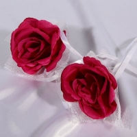 Набор темно-фиолетовых роз для украшения свадебного авто