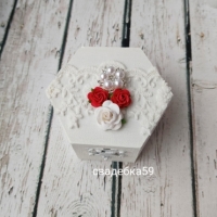 Шкатулка для колец на свадьбу в бело-красном цвете Арт 0-40