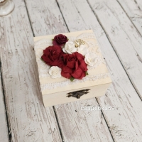Шкатулка для колец на свадьбу в бордовом цвете с цветами Арт 0-49
