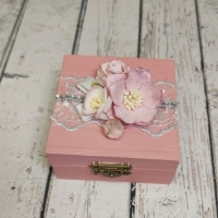Шкатулка для колец на свадьбу в пыльно розовом цвете с цветами Арт 0-76
